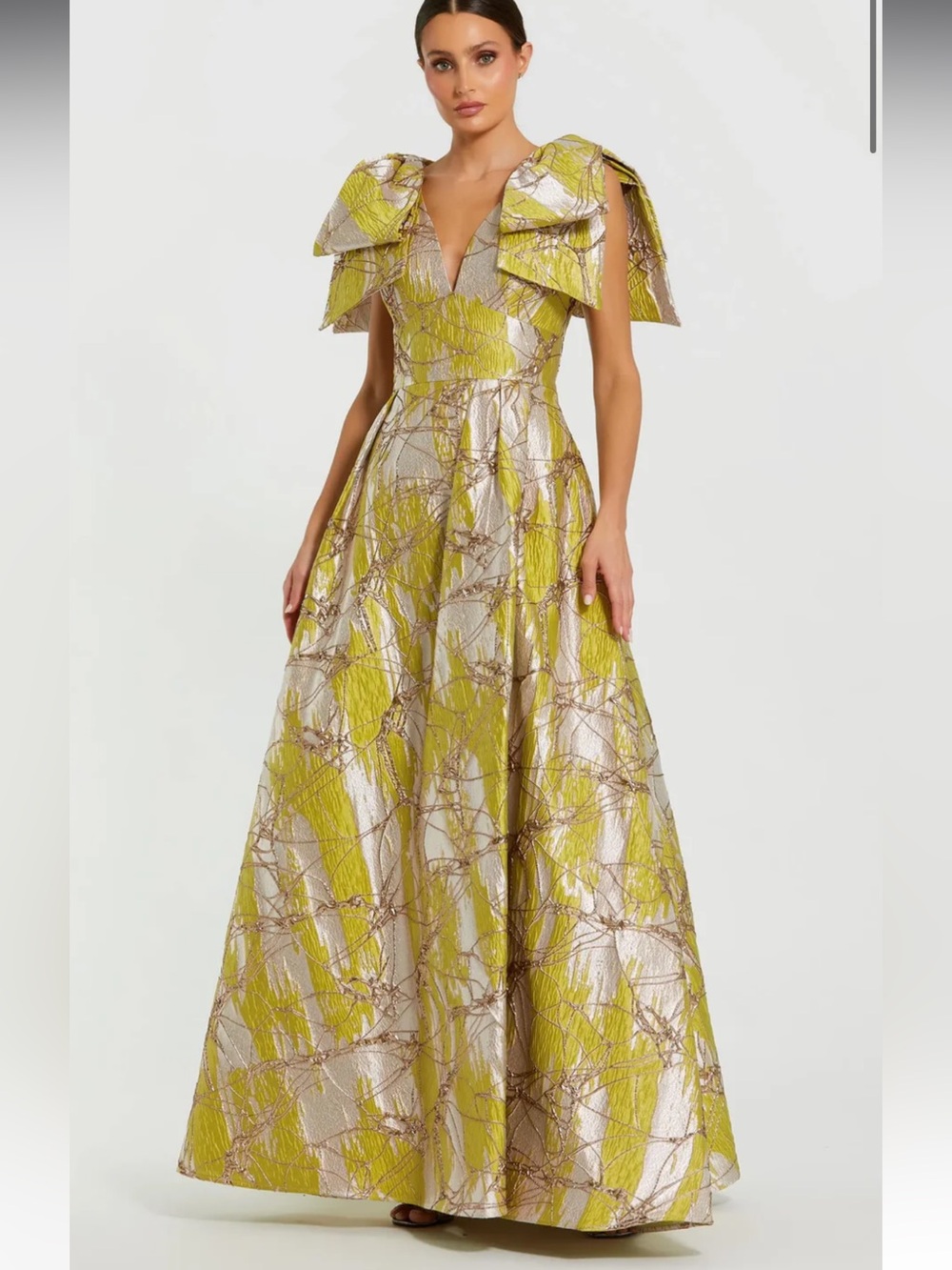 Mac Duggal Metallic Gold and Chartreuse V-Neck Evening Gown sz 10